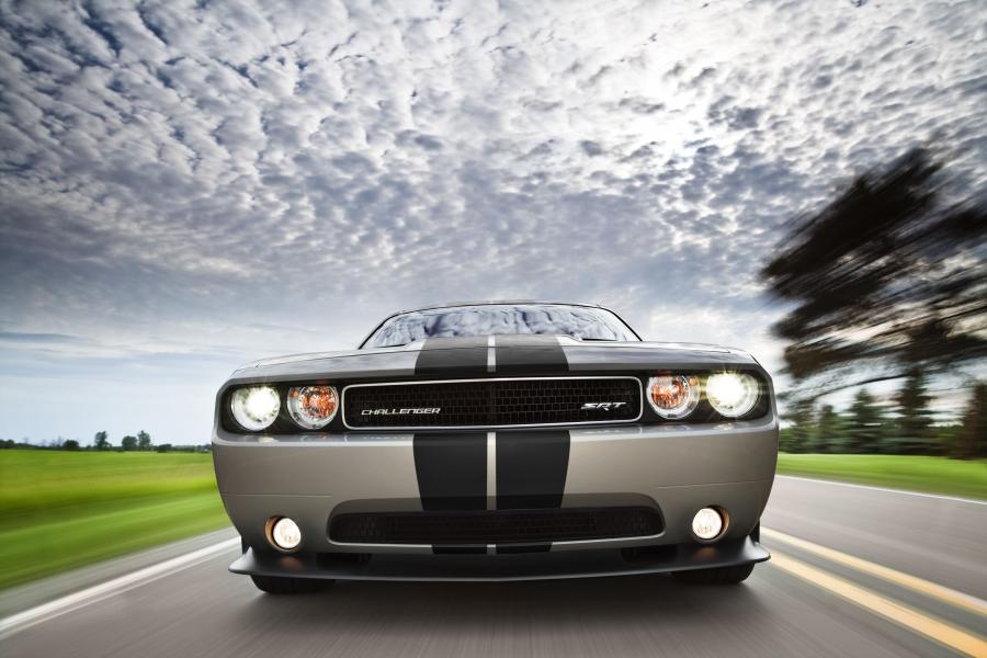  Dodge Challenger SRT8 2012 года  (фото 9 из 11)